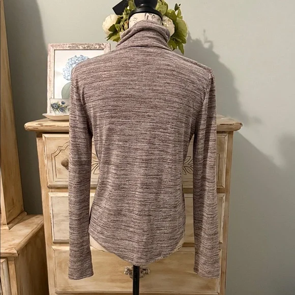 EUC Banana Republic Luxe Spun Heathered Brown Turtleneck Top - Picture 4 of 10